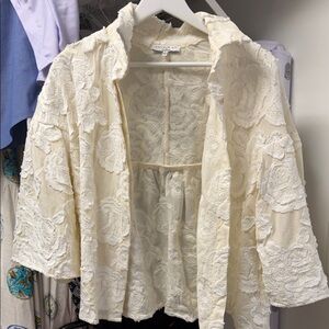 Current Air Ivory Floral Textured Open-Front Tunic
